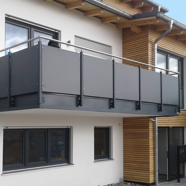 Moderner Balkon von Metallbau Hofmann