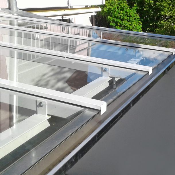 Terrassenüberdachung mit Glasdach von Metallbau Hofmann
